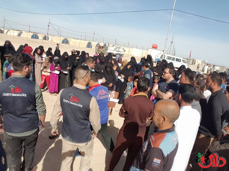 Dary distributes 80 food baskets to Anbar displaced people